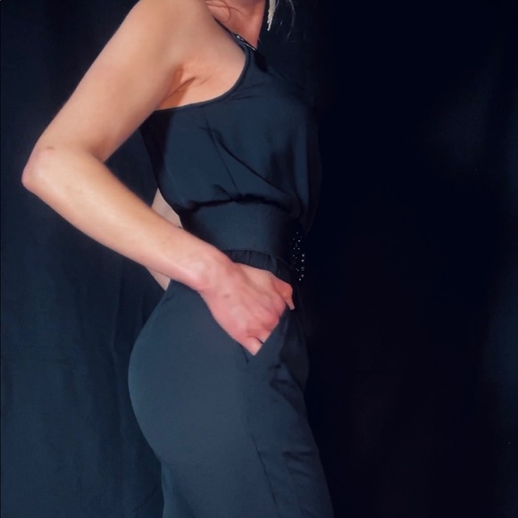 Stunning DVF Silk Romper with beaded bust detail. - Picture 4 of 8